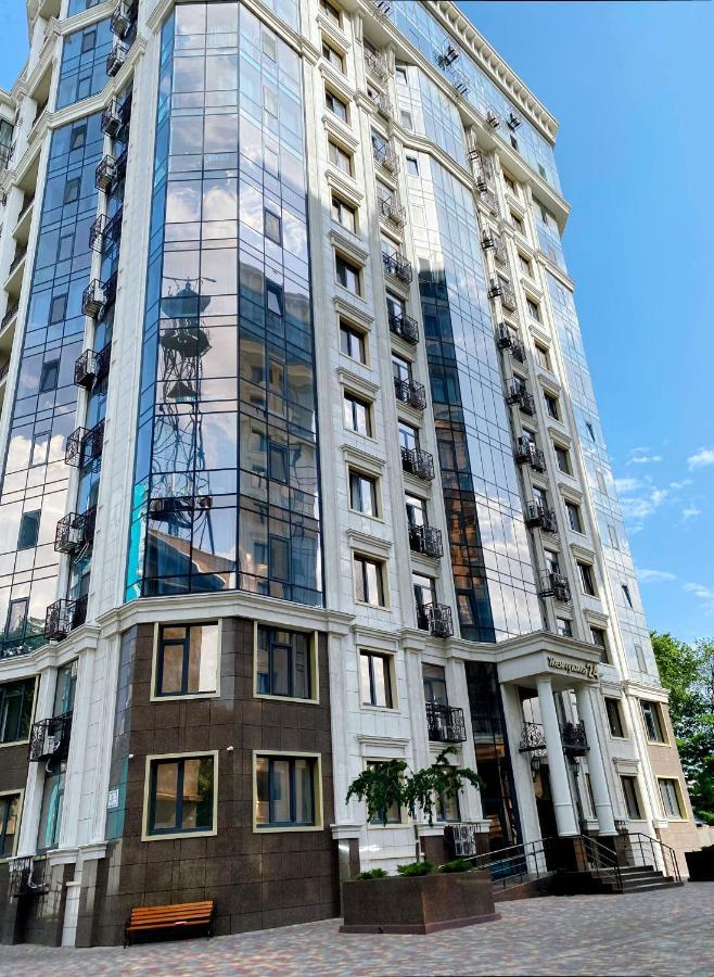 Italian Boulevard Modern Apartment Odessa Exteriör bild
