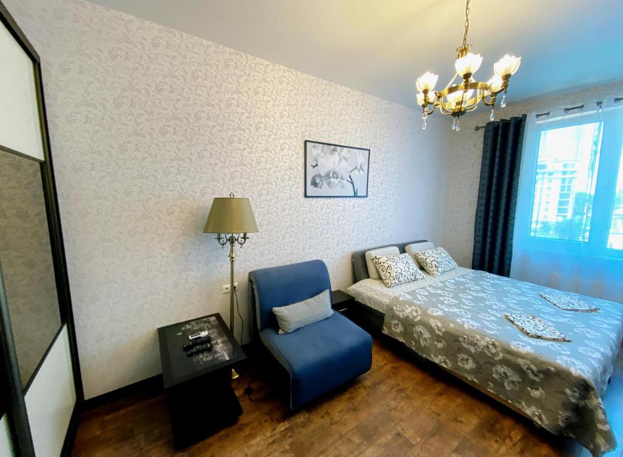Italian Boulevard Modern Apartment Odessa Exteriör bild